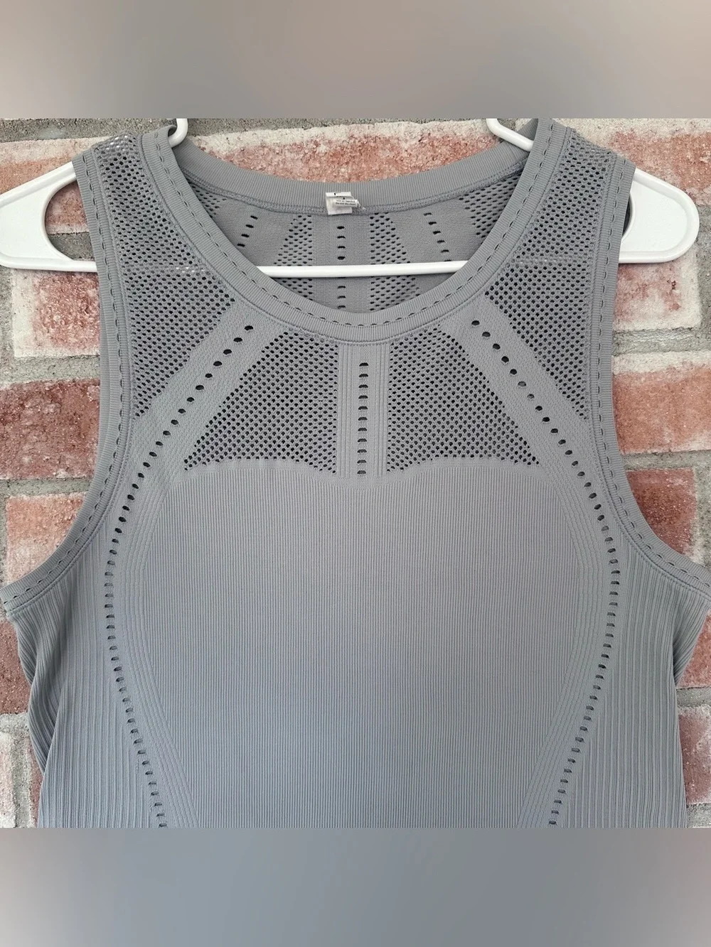 Athleta Gray Tank Top Women’s Medium Fitted Active Running Performance Gym - Picture 3 of 9